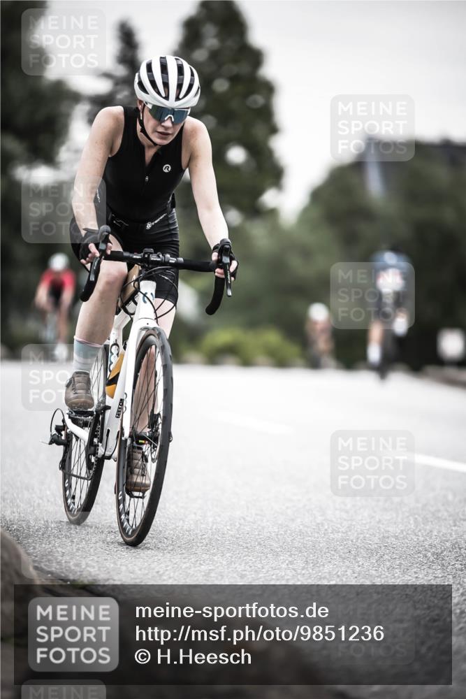 21.06.2026 - 29. Vierlanden-Triathlon H.Heesch http://msf.ph/oto/9851236 21.06.2026 10:28:37 Radfahren 99, 367, 387, 390, 508, 511, 535, 592 meine-sportfotos.de