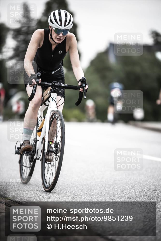 21.06.2026 - 29. Vierlanden-Triathlon H.Heesch http://msf.ph/oto/9851239 21.06.2026 10:28:37 Radfahren 99, 367, 387, 390, 508, 511, 535, 592 meine-sportfotos.de