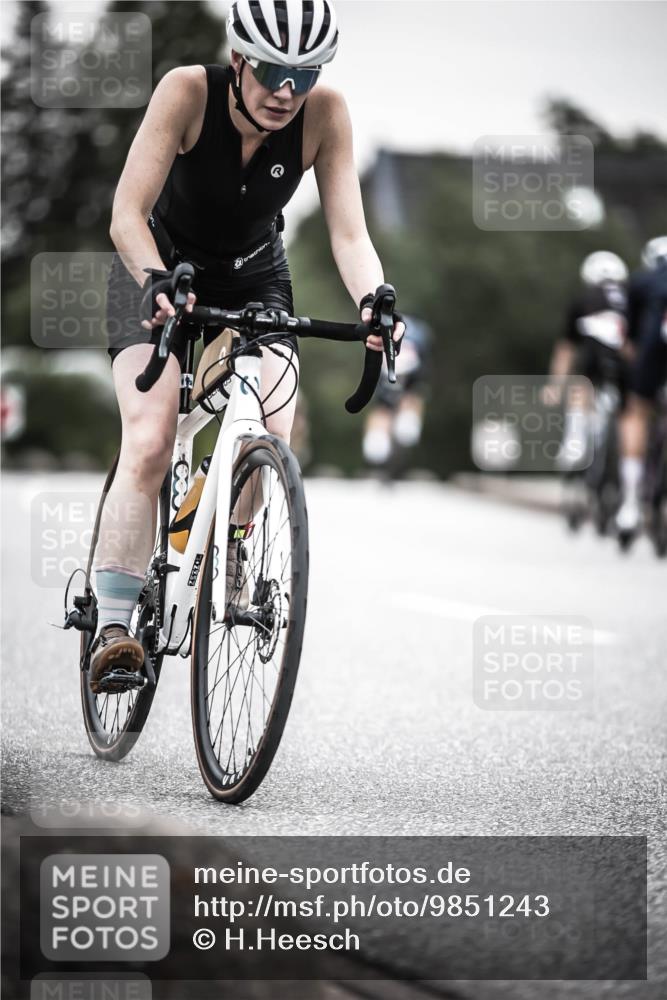21.06.2026 - 29. Vierlanden-Triathlon H.Heesch http://msf.ph/oto/9851243 21.06.2026 10:28:37 Radfahren 99, 367, 387, 390, 508, 511, 535, 592 meine-sportfotos.de