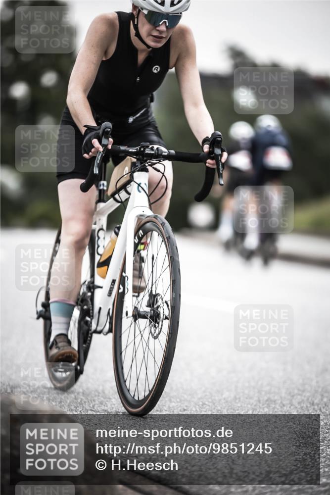 21.06.2026 - 29. Vierlanden-Triathlon H.Heesch http://msf.ph/oto/9851245 21.06.2026 10:28:38 Radfahren 99, 367, 387, 390, 508, 511, 535 meine-sportfotos.de