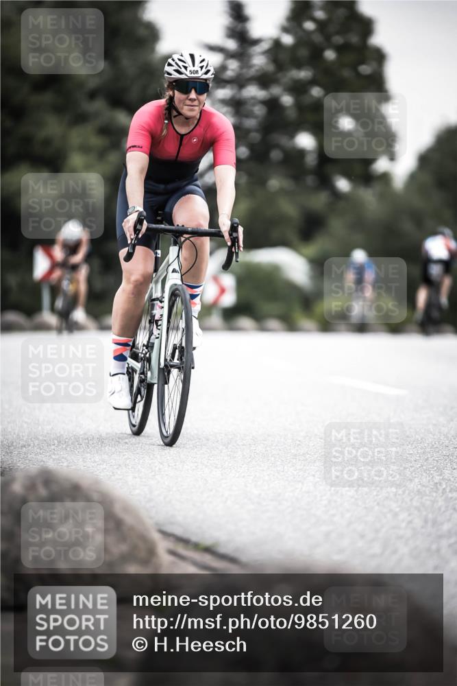 21.06.2026 - 29. Vierlanden-Triathlon H.Heesch http://msf.ph/oto/9851260 21.06.2026 10:28:42 Radfahren 390, 508, 583, 619 meine-sportfotos.de