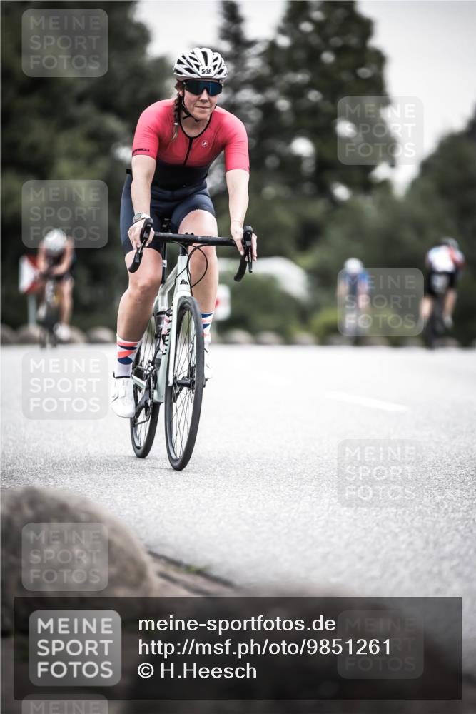 21.06.2026 - 29. Vierlanden-Triathlon H.Heesch http://msf.ph/oto/9851261 21.06.2026 10:28:42 Radfahren 390, 508, 583, 619 meine-sportfotos.de