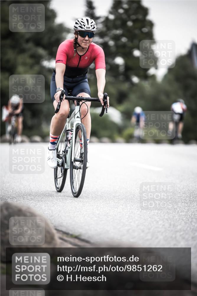 21.06.2026 - 29. Vierlanden-Triathlon H.Heesch http://msf.ph/oto/9851262 21.06.2026 10:28:42 Radfahren 390, 508, 583, 619 meine-sportfotos.de