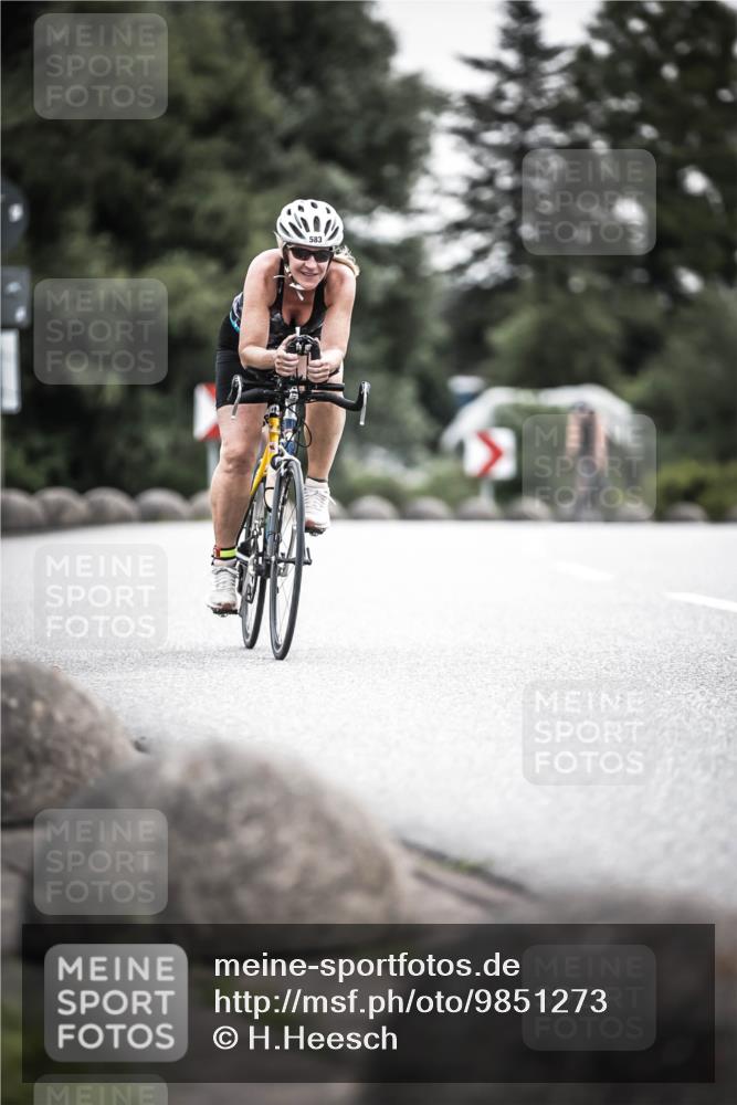 21.06.2026 - 29. Vierlanden-Triathlon H.Heesch http://msf.ph/oto/9851273 21.06.2026 10:28:46 Radfahren 27, 508, 551, 583, 619 meine-sportfotos.de