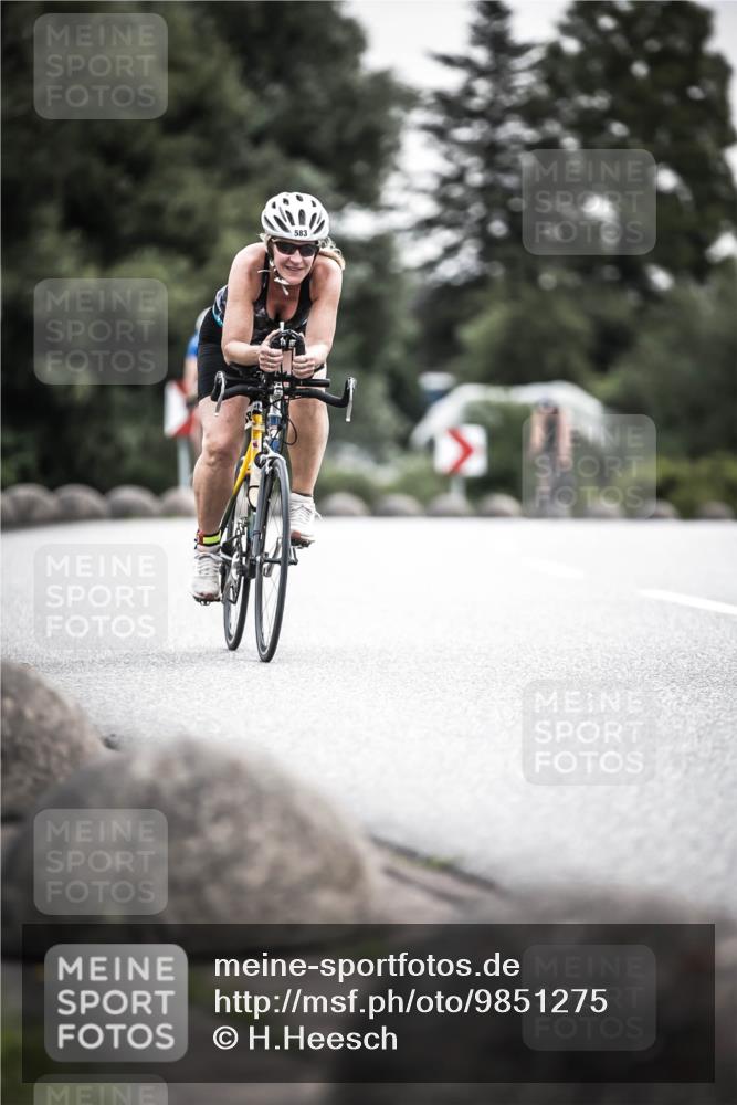 21.06.2026 - 29. Vierlanden-Triathlon H.Heesch http://msf.ph/oto/9851275 21.06.2026 10:28:46 Radfahren 27, 508, 551, 583, 619 meine-sportfotos.de
