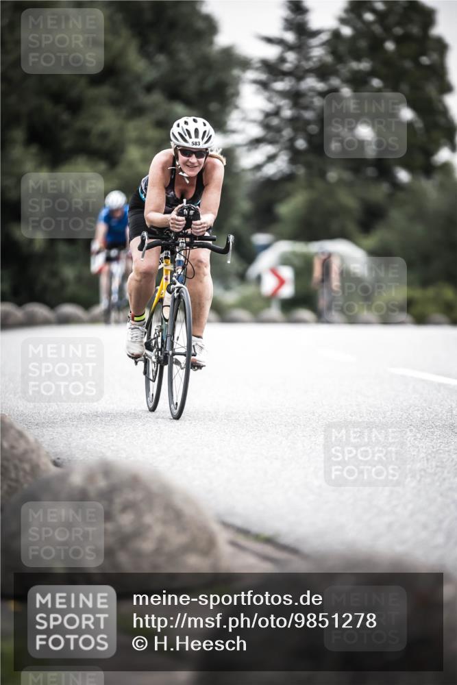 21.06.2026 - 29. Vierlanden-Triathlon H.Heesch http://msf.ph/oto/9851278 21.06.2026 10:28:46 Radfahren 27, 508, 551, 583, 619 meine-sportfotos.de