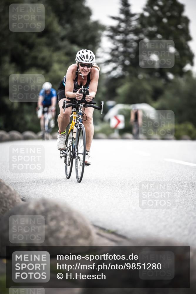 21.06.2026 - 29. Vierlanden-Triathlon H.Heesch http://msf.ph/oto/9851280 21.06.2026 10:28:46 Radfahren 27, 508, 551, 583, 619 meine-sportfotos.de
