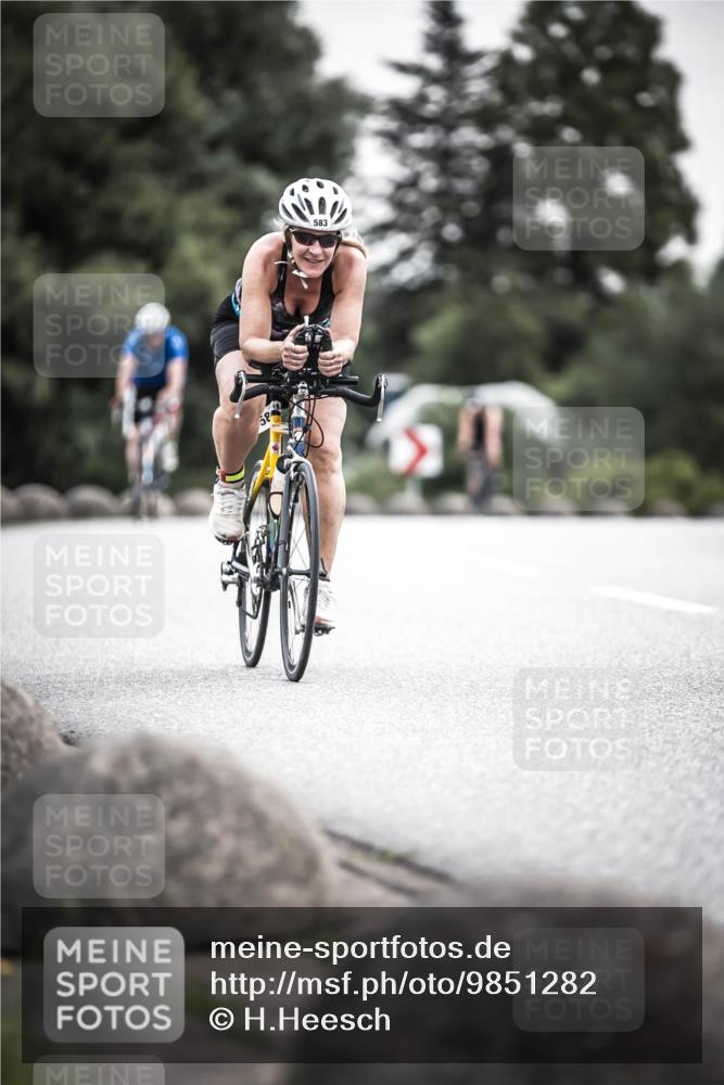 21.06.2026 - 29. Vierlanden-Triathlon H.Heesch http://msf.ph/oto/9851282 21.06.2026 10:28:46 Radfahren 27, 508, 551, 583, 619 meine-sportfotos.de