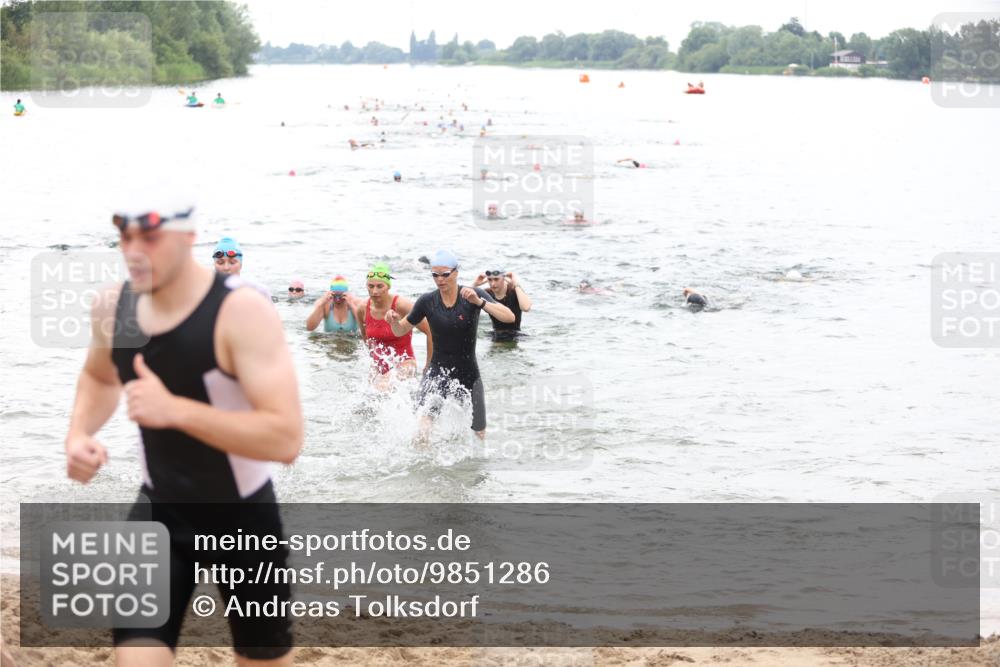 21.06.2026 - 29. Vierlanden-Triathlon Andreas Tolksdorf http://msf.ph/oto/9851286 21.06.2026 10:17:16 Schwimmen 369, 386, 486, 488, 517, 521, 530, 533, 574, 585, 591, 599, 602 meine-sportfotos.de
