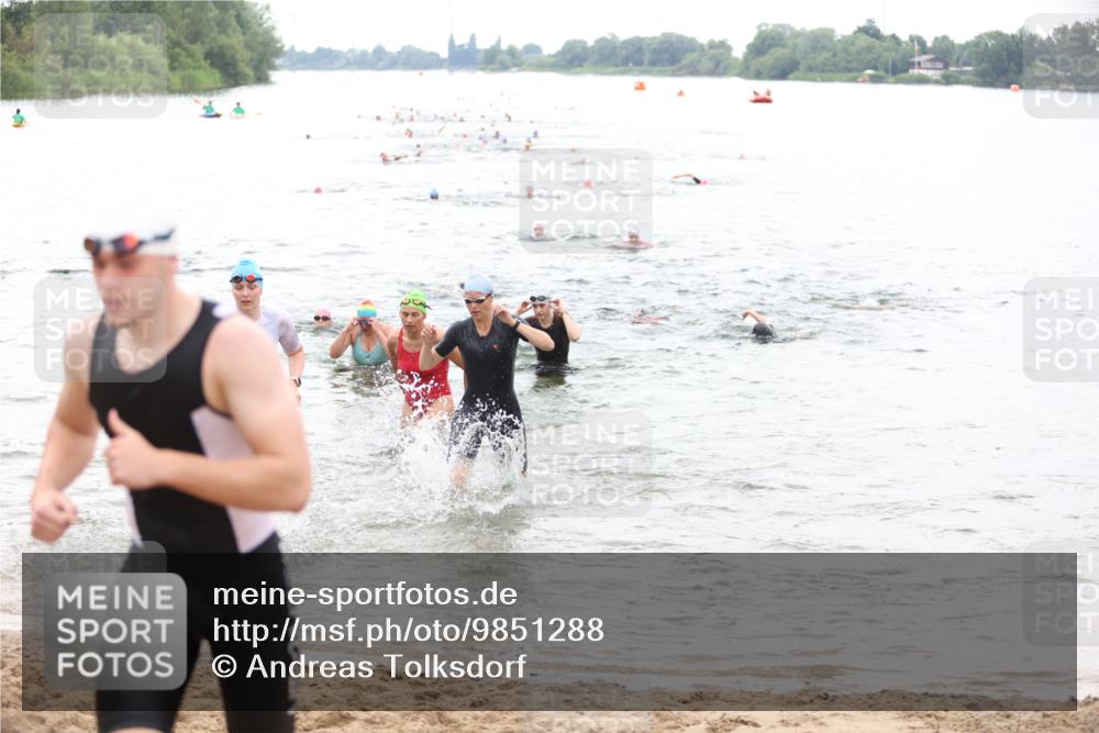 21.06.2026 - 29. Vierlanden-Triathlon Andreas Tolksdorf http://msf.ph/oto/9851288 21.06.2026 10:17:16 Schwimmen 369, 386, 486, 488, 517, 521, 530, 533, 574, 585, 591, 599, 602 meine-sportfotos.de