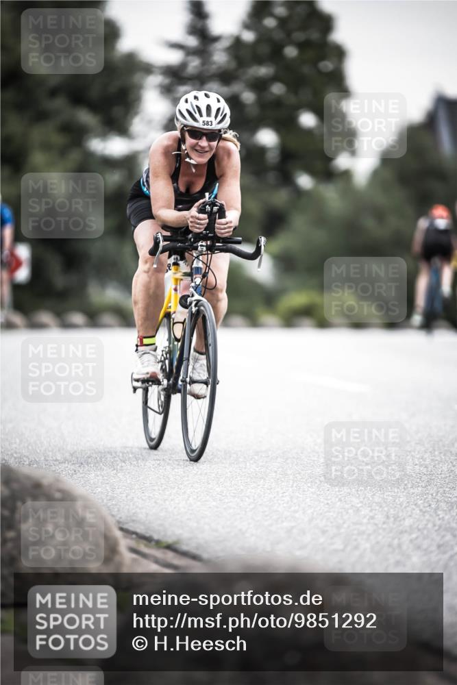 21.06.2026 - 29. Vierlanden-Triathlon H.Heesch http://msf.ph/oto/9851292 21.06.2026 10:28:46 Radfahren 27, 508, 551, 583, 619 meine-sportfotos.de