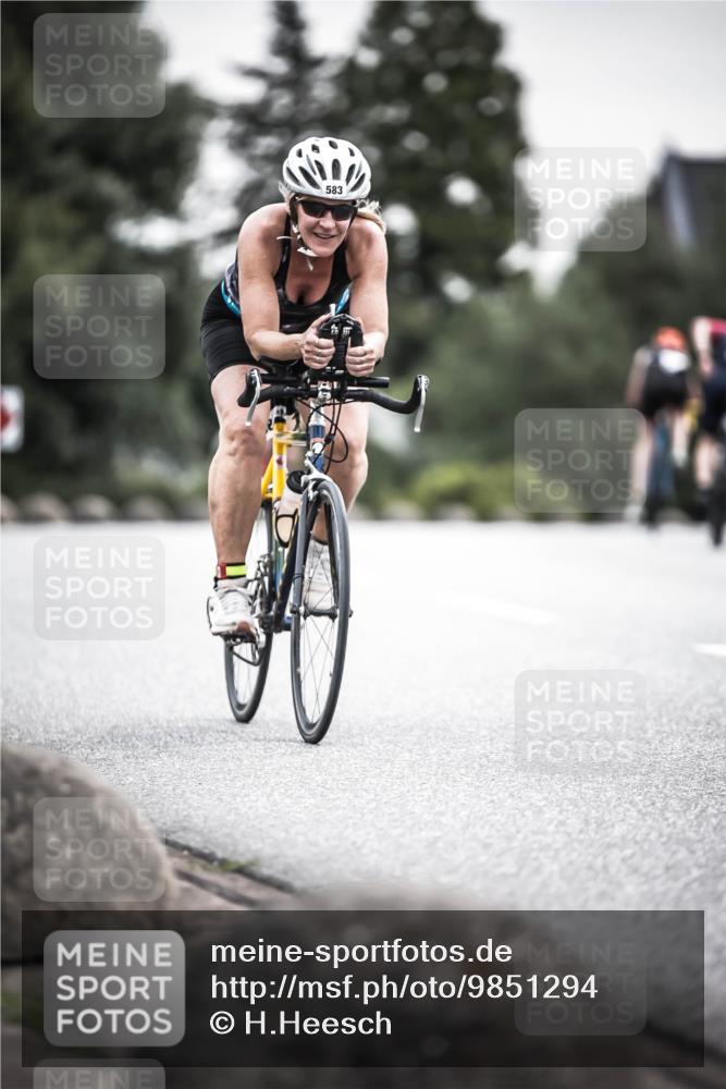 21.06.2026 - 29. Vierlanden-Triathlon H.Heesch http://msf.ph/oto/9851294 21.06.2026 10:28:46 Radfahren 27, 508, 551, 583, 619 meine-sportfotos.de