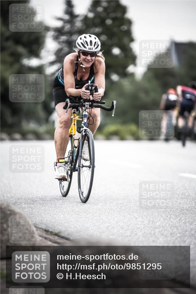 21.06.2026 - 29. Vierlanden-Triathlon H.Heesch http://msf.ph/oto/9851295 21.06.2026 10:28:46 Radfahren 27, 508, 551, 583, 619 meine-sportfotos.de
