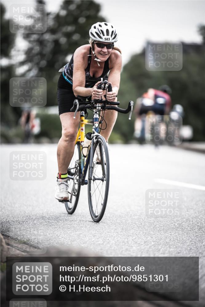21.06.2026 - 29. Vierlanden-Triathlon H.Heesch http://msf.ph/oto/9851301 21.06.2026 10:28:46 Radfahren 27, 508, 551, 583, 619 meine-sportfotos.de