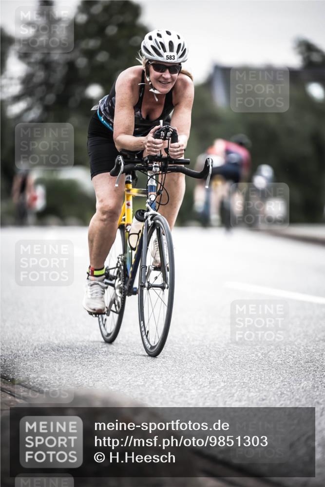 21.06.2026 - 29. Vierlanden-Triathlon H.Heesch http://msf.ph/oto/9851303 21.06.2026 10:28:46 Radfahren 27, 508, 551, 583, 619 meine-sportfotos.de