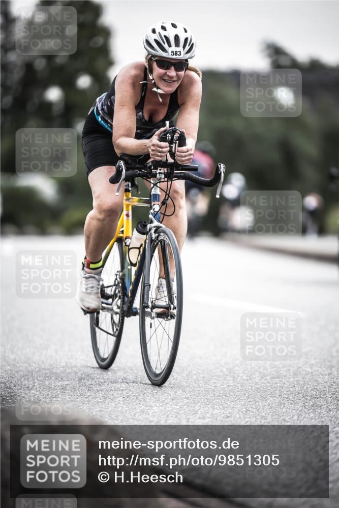 21.06.2026 - 29. Vierlanden-Triathlon H.Heesch http://msf.ph/oto/9851305 21.06.2026 10:28:47 Radfahren 27, 551, 583, 619 meine-sportfotos.de