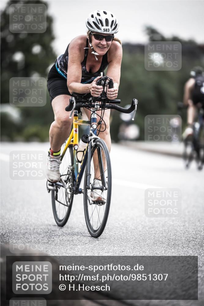 21.06.2026 - 29. Vierlanden-Triathlon H.Heesch http://msf.ph/oto/9851307 21.06.2026 10:28:47 Radfahren 27, 551, 583, 619 meine-sportfotos.de