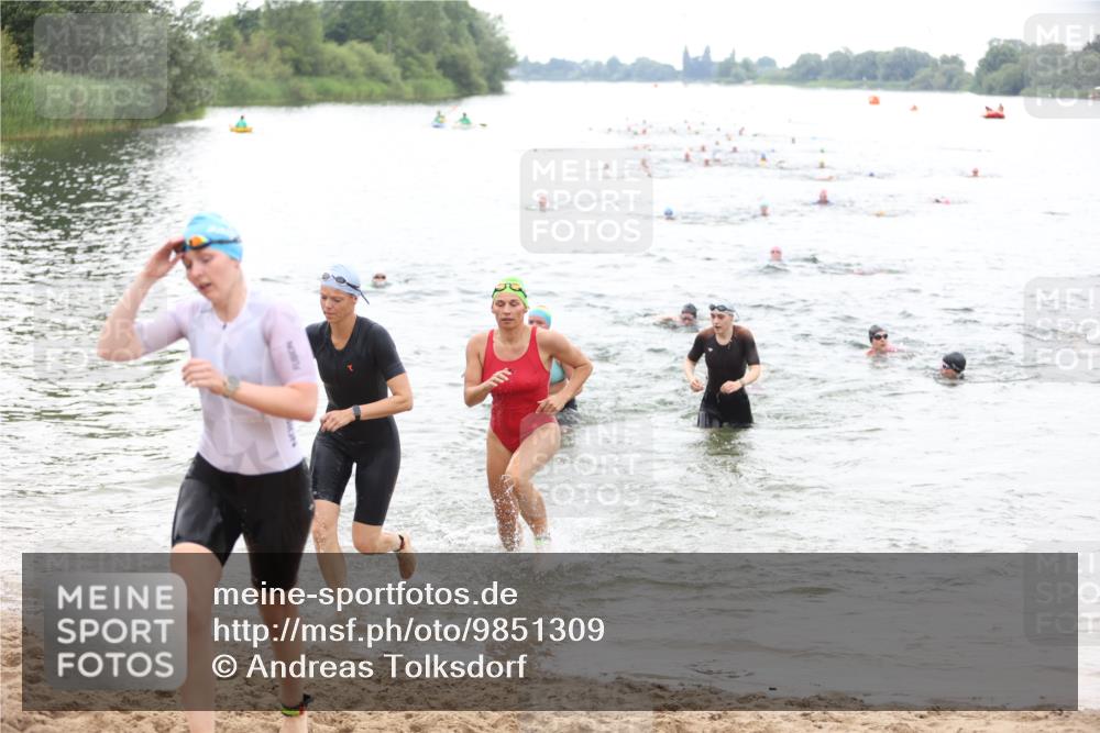 21.06.2026 - 29. Vierlanden-Triathlon Andreas Tolksdorf http://msf.ph/oto/9851309 21.06.2026 10:17:18 Schwimmen 369, 386, 486, 517, 530, 533, 543, 567, 574, 585, 591, 599, 602 meine-sportfotos.de