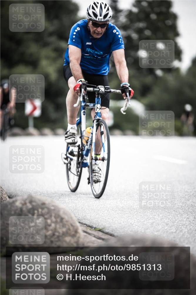 21.06.2026 - 29. Vierlanden-Triathlon H.Heesch http://msf.ph/oto/9851313 21.06.2026 10:28:50 Radfahren 27, 499, 551, 583, 619 meine-sportfotos.de