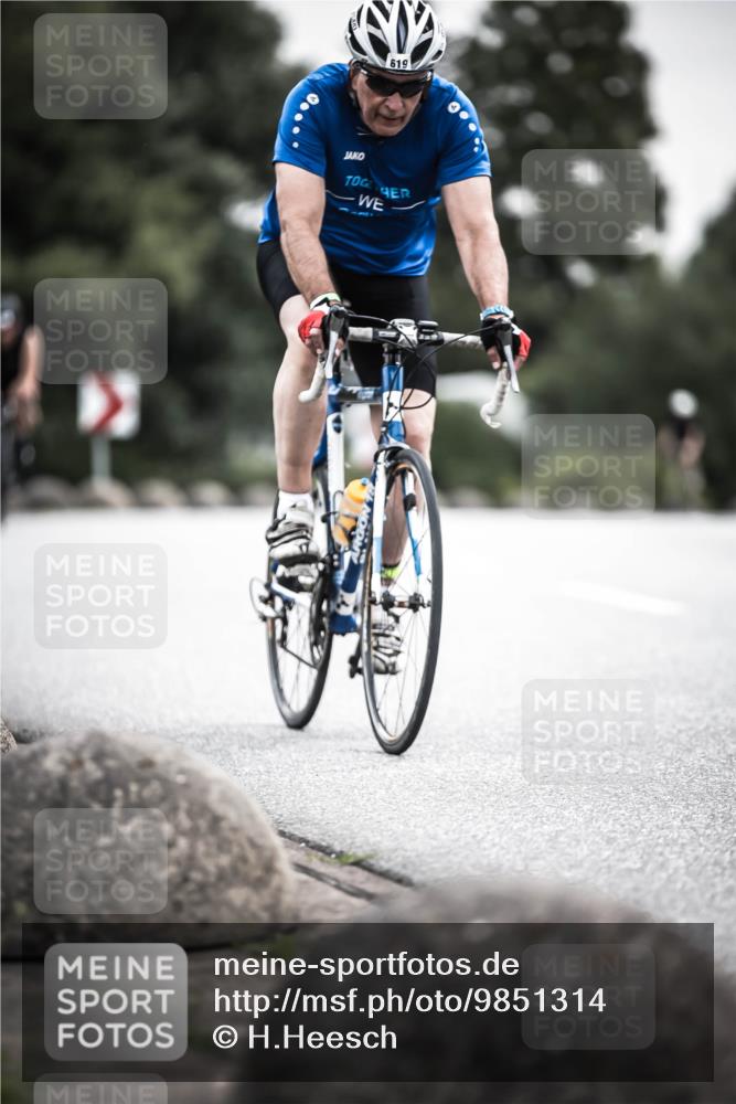 21.06.2026 - 29. Vierlanden-Triathlon H.Heesch http://msf.ph/oto/9851314 21.06.2026 10:28:50 Radfahren 27, 499, 551, 583, 619 meine-sportfotos.de