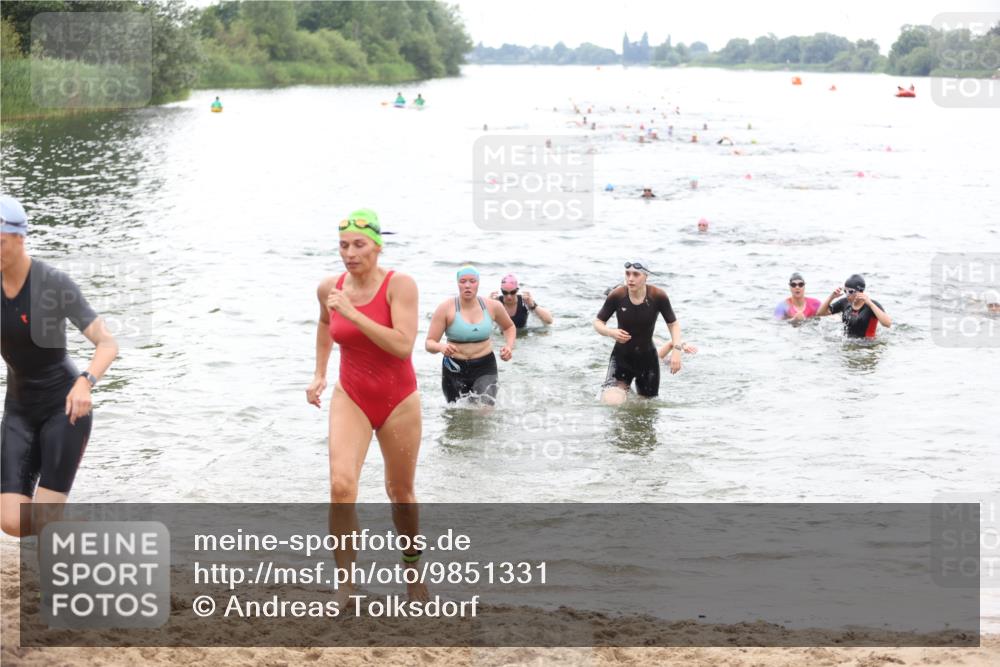 21.06.2026 - 29. Vierlanden-Triathlon Andreas Tolksdorf http://msf.ph/oto/9851331 21.06.2026 10:17:20 Schwimmen 369, 386, 486, 517, 530, 543, 567, 574, 585, 591, 599, 600, 602 meine-sportfotos.de