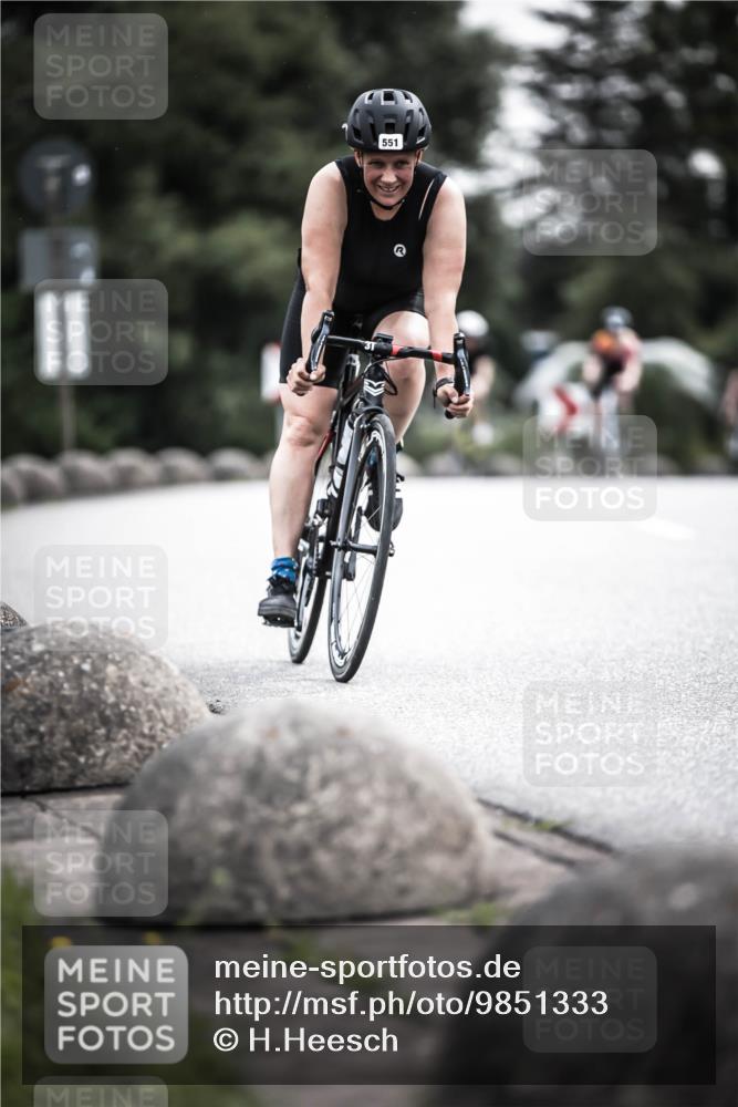 21.06.2026 - 29. Vierlanden-Triathlon H.Heesch http://msf.ph/oto/9851333 21.06.2026 10:28:53 Radfahren 27, 499, 551, 553, 558, 619 meine-sportfotos.de