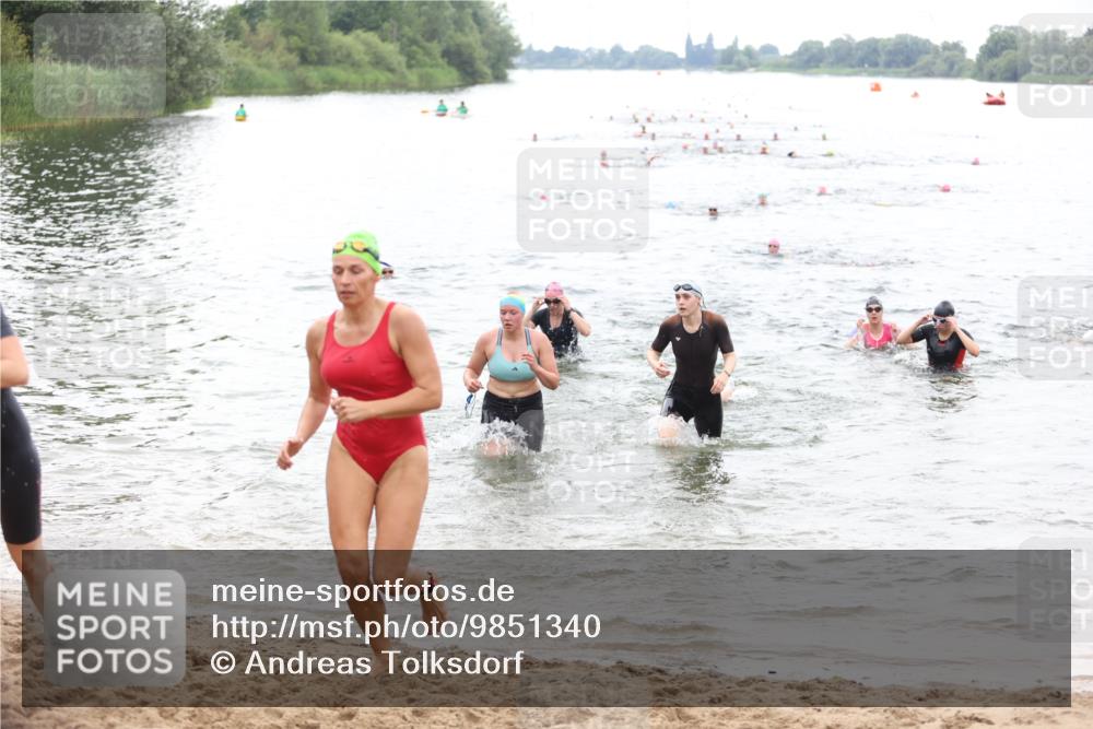 21.06.2026 - 29. Vierlanden-Triathlon Andreas Tolksdorf http://msf.ph/oto/9851340 21.06.2026 10:17:20 Schwimmen 369, 386, 486, 517, 530, 543, 567, 574, 585, 591, 599, 600, 602 meine-sportfotos.de