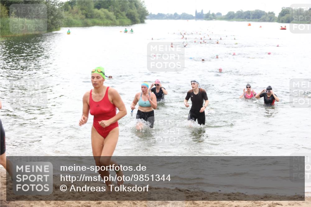 21.06.2026 - 29. Vierlanden-Triathlon Andreas Tolksdorf http://msf.ph/oto/9851344 21.06.2026 10:17:20 Schwimmen 369, 386, 486, 517, 530, 543, 567, 574, 585, 591, 599, 600, 602 meine-sportfotos.de