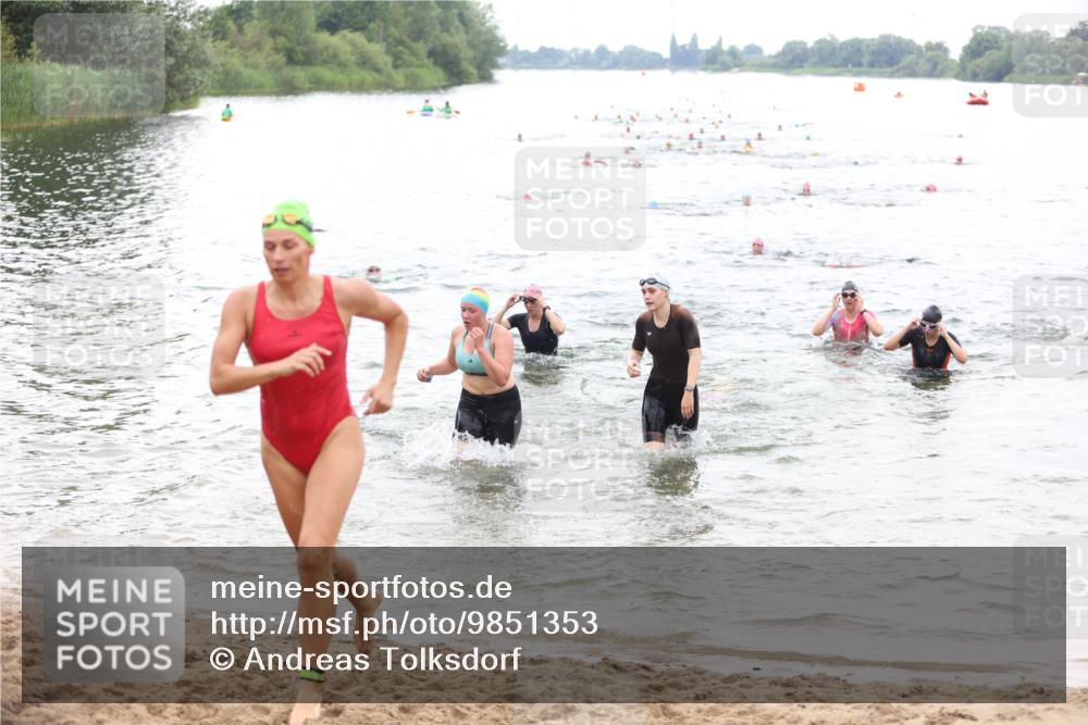 21.06.2026 - 29. Vierlanden-Triathlon Andreas Tolksdorf http://msf.ph/oto/9851353 21.06.2026 10:17:20 Schwimmen 369, 386, 486, 517, 530, 543, 567, 574, 585, 591, 599, 600, 602 meine-sportfotos.de