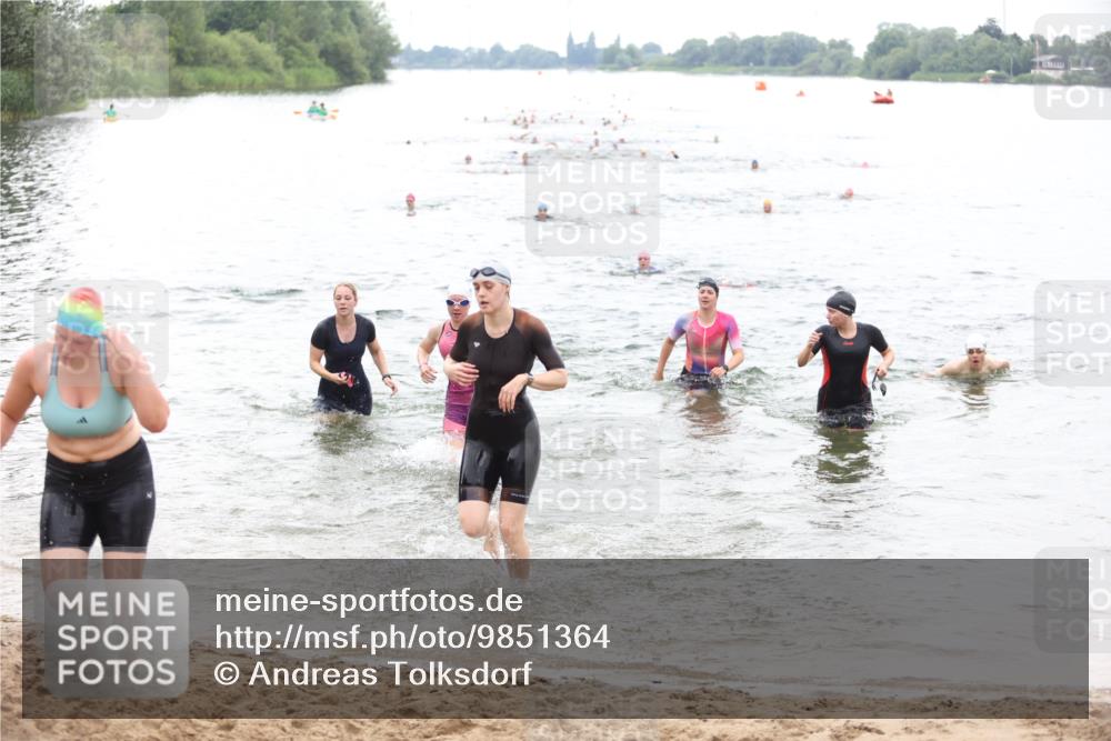 21.06.2026 - 29. Vierlanden-Triathlon Andreas Tolksdorf http://msf.ph/oto/9851364 21.06.2026 10:17:23 Schwimmen 369, 486, 517, 530, 543, 567, 574, 585, 599, 600, 602 meine-sportfotos.de