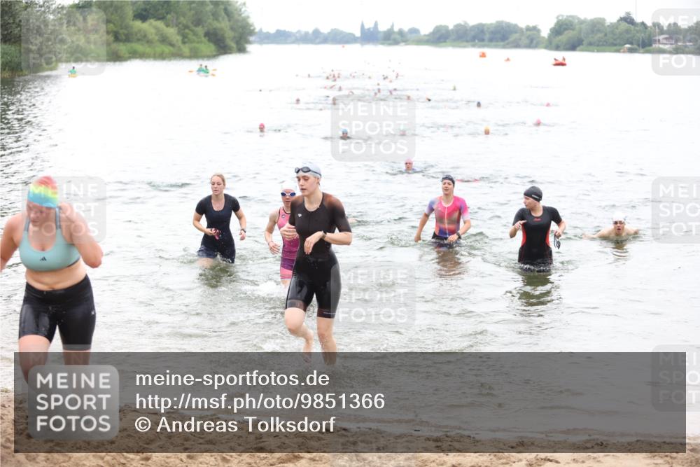 21.06.2026 - 29. Vierlanden-Triathlon Andreas Tolksdorf http://msf.ph/oto/9851366 21.06.2026 10:17:23 Schwimmen 369, 486, 517, 530, 543, 567, 574, 585, 599, 600, 602 meine-sportfotos.de
