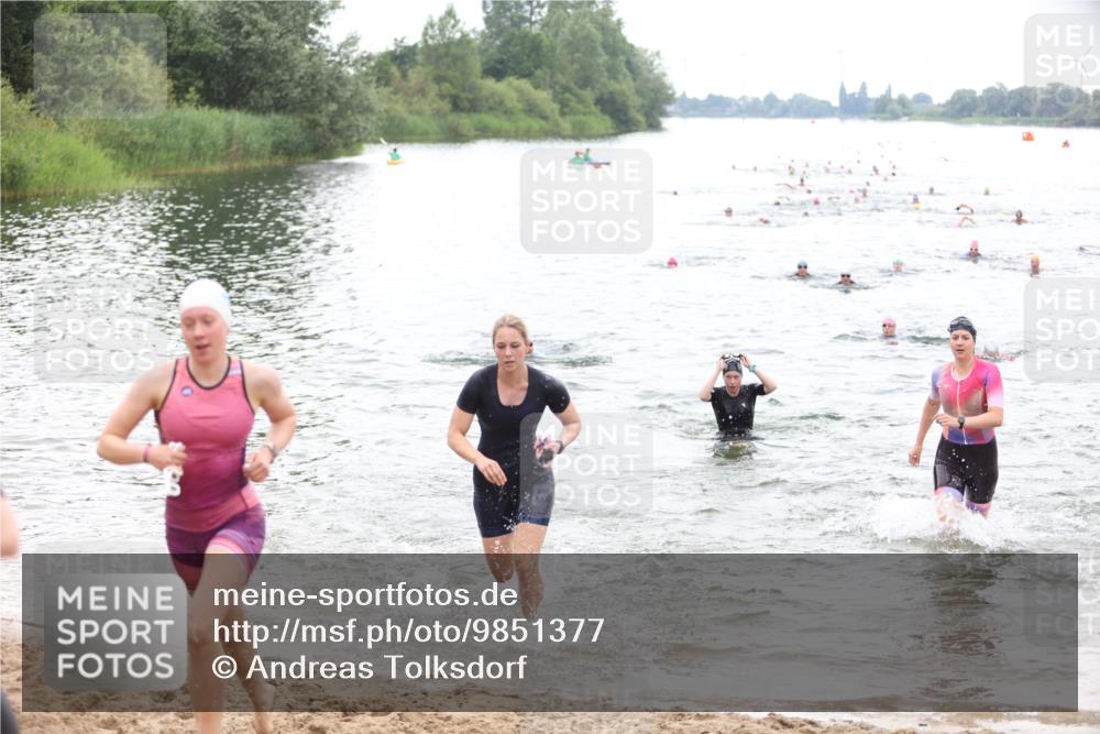 21.06.2026 - 29. Vierlanden-Triathlon Andreas Tolksdorf http://msf.ph/oto/9851377 21.06.2026 10:17:26 Schwimmen 369, 486, 517, 543, 567, 585, 599, 600 meine-sportfotos.de