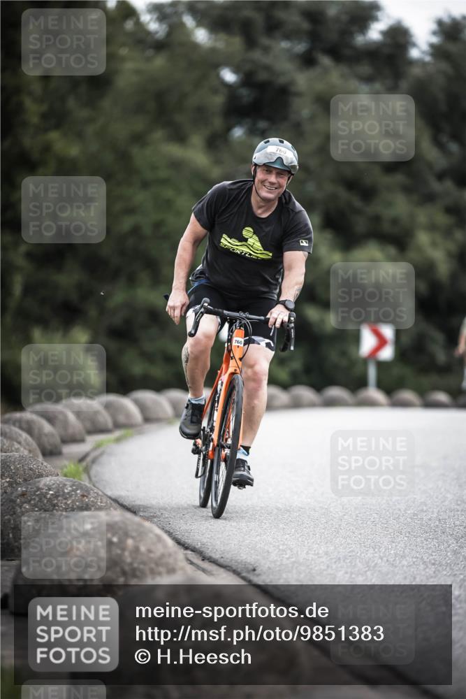 21.06.2026 - 29. Vierlanden-Triathlon H.Heesch http://msf.ph/oto/9851383 21.06.2026 12:02:39 Radfahren 760, 806, 878, 892 meine-sportfotos.de