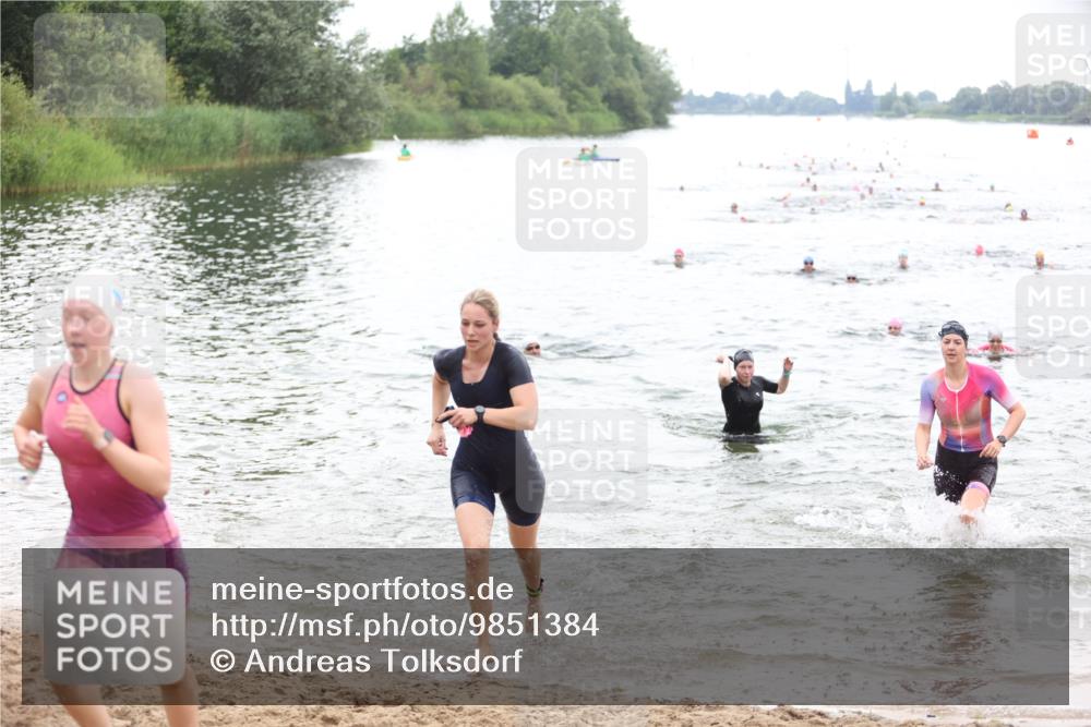 21.06.2026 - 29. Vierlanden-Triathlon Andreas Tolksdorf http://msf.ph/oto/9851384 21.06.2026 10:17:26 Schwimmen 369, 486, 517, 543, 567, 585, 599, 600 meine-sportfotos.de