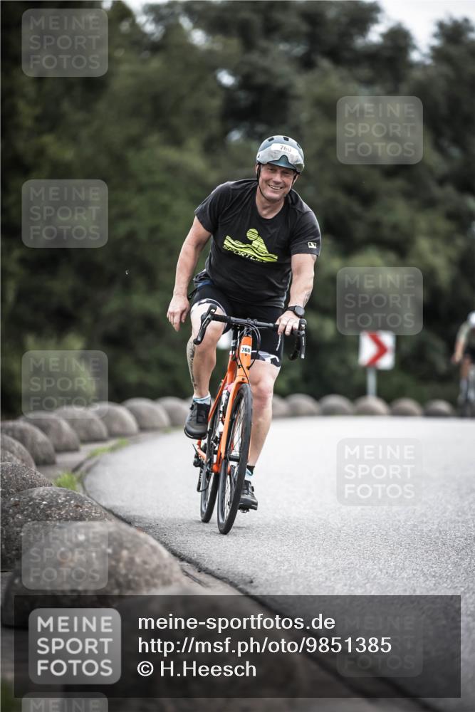 21.06.2026 - 29. Vierlanden-Triathlon H.Heesch http://msf.ph/oto/9851385 21.06.2026 12:02:39 Radfahren 760, 806, 878, 892 meine-sportfotos.de