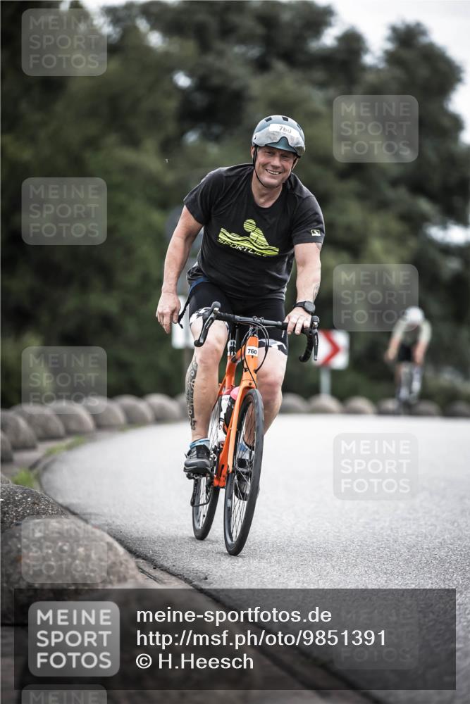 21.06.2026 - 29. Vierlanden-Triathlon H.Heesch http://msf.ph/oto/9851391 21.06.2026 12:02:39 Radfahren 760, 806, 878, 892 meine-sportfotos.de