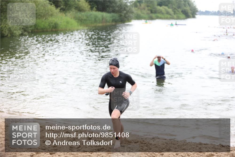 21.06.2026 - 29. Vierlanden-Triathlon Andreas Tolksdorf http://msf.ph/oto/9851408 21.06.2026 10:17:32 Schwimmen 353, 369, 508, 543, 567, 575, 600 meine-sportfotos.de