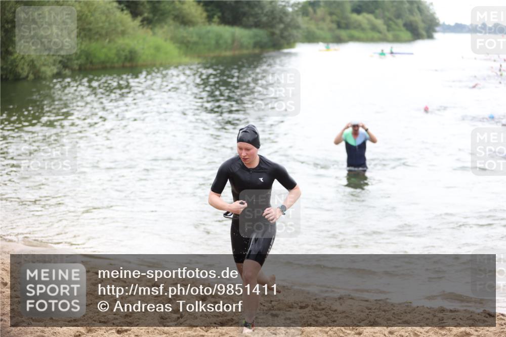 21.06.2026 - 29. Vierlanden-Triathlon Andreas Tolksdorf http://msf.ph/oto/9851411 21.06.2026 10:17:32 Schwimmen 353, 369, 508, 543, 567, 575, 600 meine-sportfotos.de