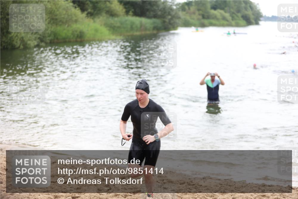 21.06.2026 - 29. Vierlanden-Triathlon Andreas Tolksdorf http://msf.ph/oto/9851414 21.06.2026 10:17:32 Schwimmen 353, 369, 508, 543, 567, 575, 600 meine-sportfotos.de