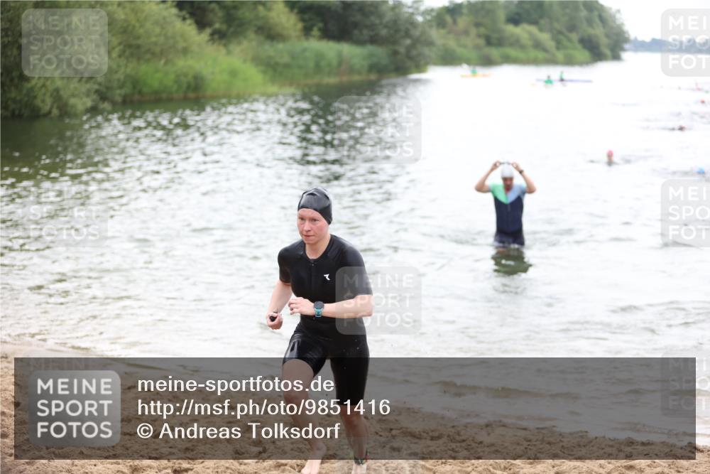21.06.2026 - 29. Vierlanden-Triathlon Andreas Tolksdorf http://msf.ph/oto/9851416 21.06.2026 10:17:32 Schwimmen 353, 369, 508, 543, 567, 575, 600 meine-sportfotos.de