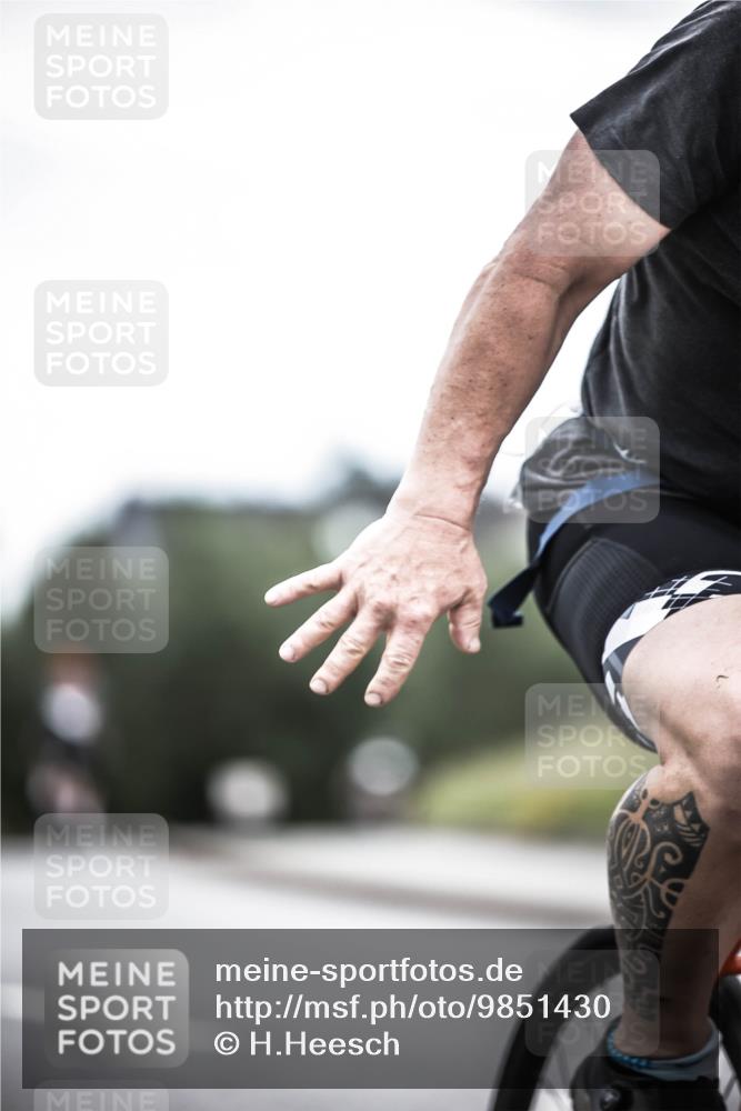 21.06.2026 - 29. Vierlanden-Triathlon H.Heesch http://msf.ph/oto/9851430 21.06.2026 12:02:40 Radfahren 760, 806, 878, 892 meine-sportfotos.de