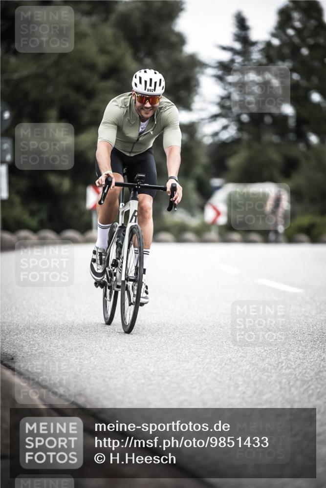 21.06.2026 - 29. Vierlanden-Triathlon H.Heesch http://msf.ph/oto/9851433 21.06.2026 12:02:44 Radfahren 760, 772, 806, 846, 869, 870, 881, 892 meine-sportfotos.de