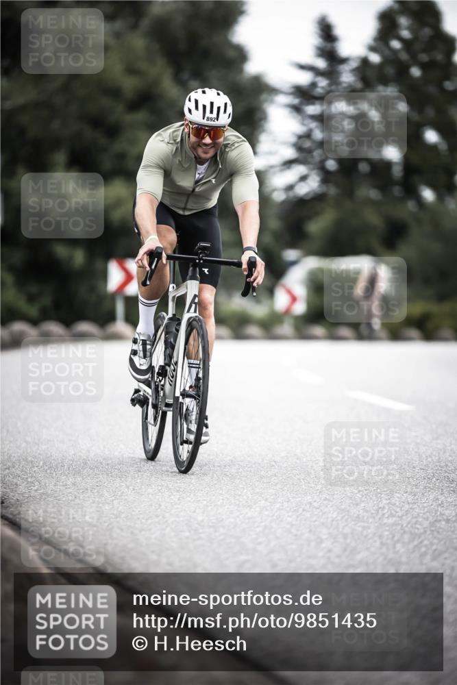 21.06.2026 - 29. Vierlanden-Triathlon H.Heesch http://msf.ph/oto/9851435 21.06.2026 12:02:44 Radfahren 760, 772, 806, 846, 869, 870, 881, 892 meine-sportfotos.de