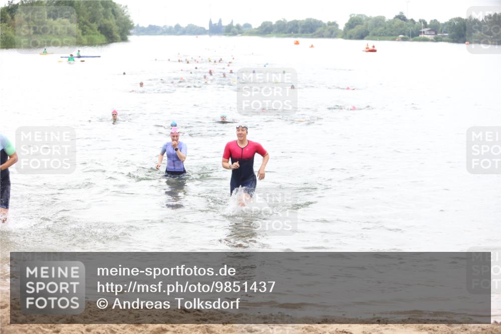 21.06.2026 - 29. Vierlanden-Triathlon Andreas Tolksdorf http://msf.ph/oto/9851437 21.06.2026 10:17:36 Schwimmen 353, 508, 575 meine-sportfotos.de