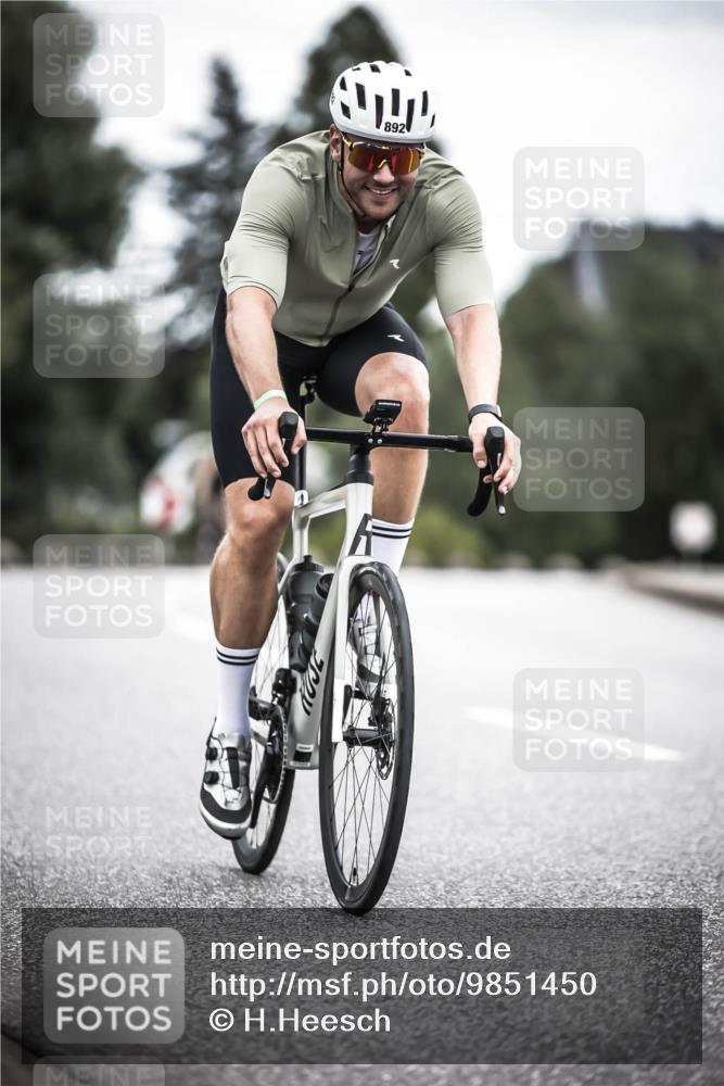 21.06.2026 - 29. Vierlanden-Triathlon H.Heesch http://msf.ph/oto/9851450 21.06.2026 12:02:44 Radfahren 760, 772, 806, 846, 869, 870, 881, 892 meine-sportfotos.de