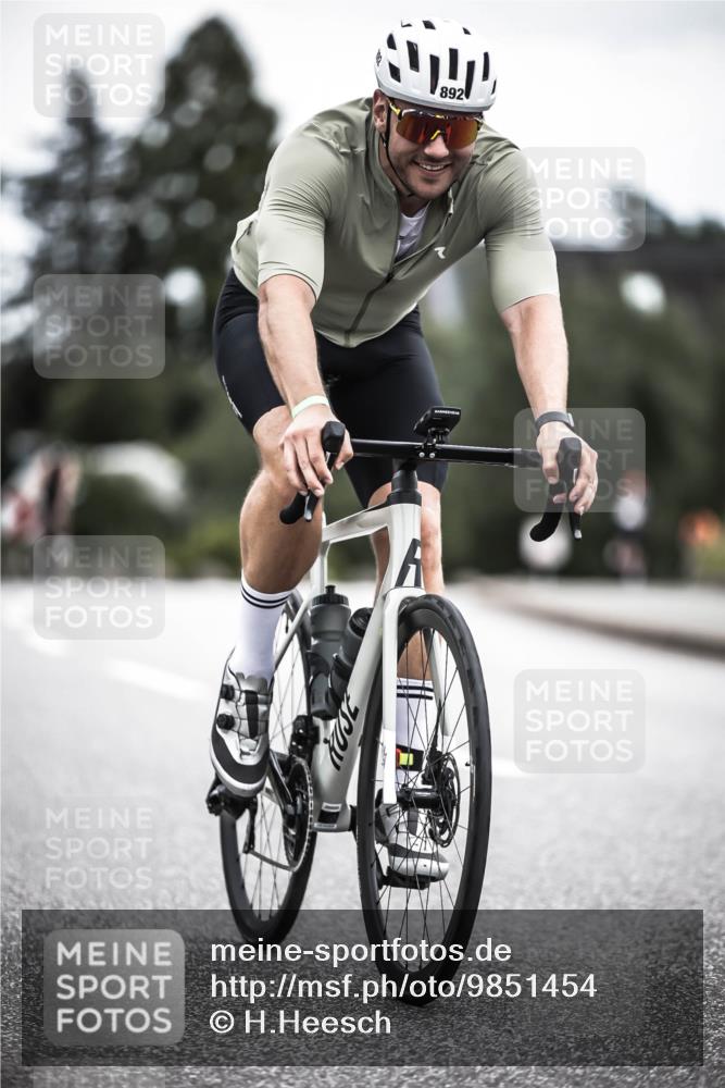 21.06.2026 - 29. Vierlanden-Triathlon H.Heesch http://msf.ph/oto/9851454 21.06.2026 12:02:44 Radfahren 760, 772, 806, 846, 869, 870, 881, 892 meine-sportfotos.de