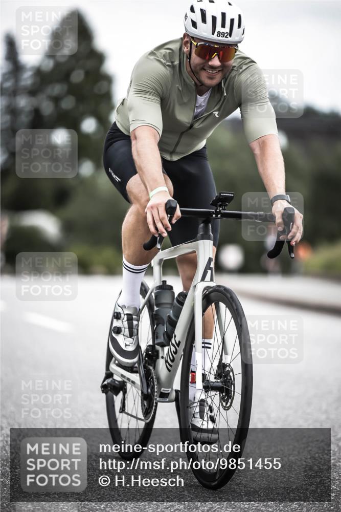 21.06.2026 - 29. Vierlanden-Triathlon H.Heesch http://msf.ph/oto/9851455 21.06.2026 12:02:44 Radfahren 760, 772, 806, 846, 869, 870, 881, 892 meine-sportfotos.de