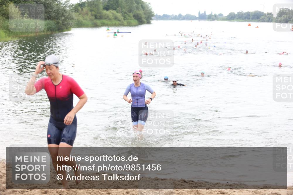 21.06.2026 - 29. Vierlanden-Triathlon Andreas Tolksdorf http://msf.ph/oto/9851456 21.06.2026 10:17:40 Schwimmen 353, 508, 575 meine-sportfotos.de