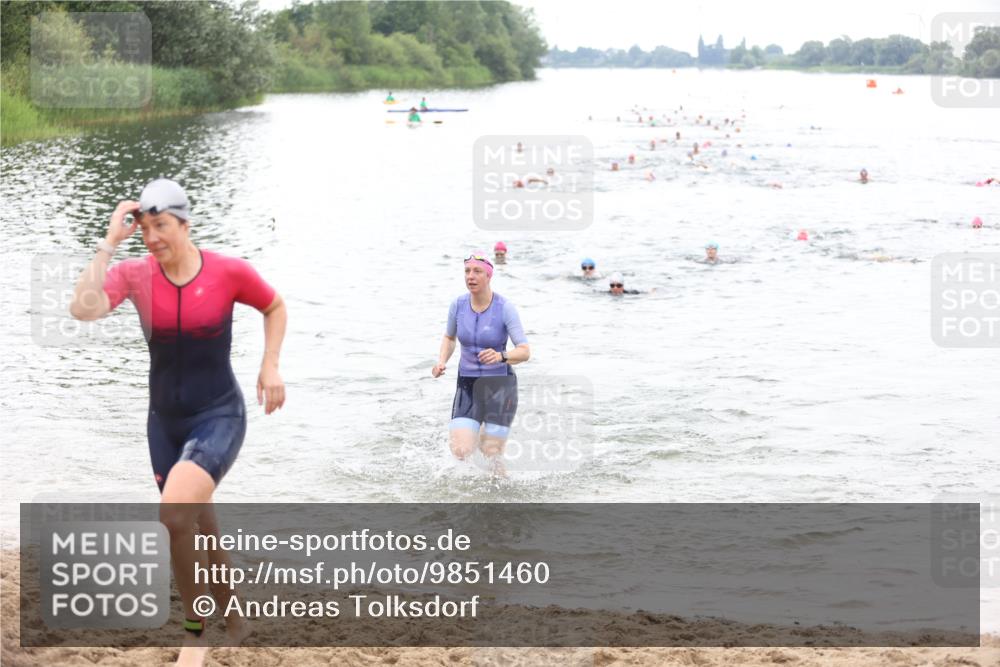 21.06.2026 - 29. Vierlanden-Triathlon Andreas Tolksdorf http://msf.ph/oto/9851460 21.06.2026 10:17:40 Schwimmen 353, 508, 575 meine-sportfotos.de