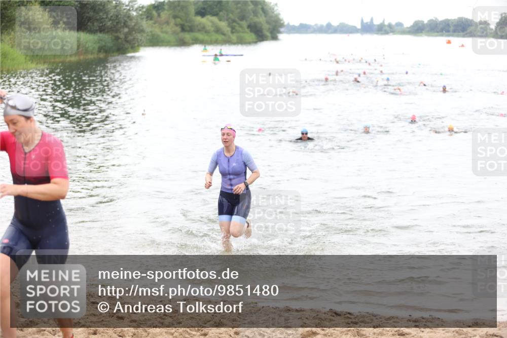 21.06.2026 - 29. Vierlanden-Triathlon Andreas Tolksdorf http://msf.ph/oto/9851480 21.06.2026 10:17:40 Schwimmen 353, 508, 575 meine-sportfotos.de